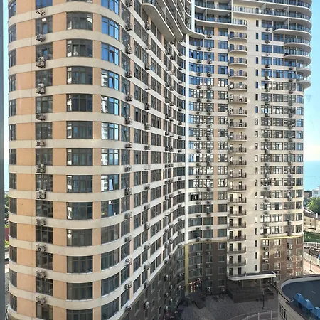 Apartment 3 кімнатні біля моря, 2 спальні,аркадія, *