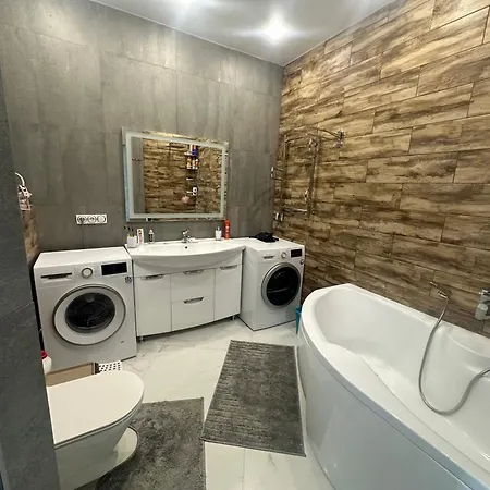 Apartment 3 кімнатні біля моря, 2 спальні,аркадія, *